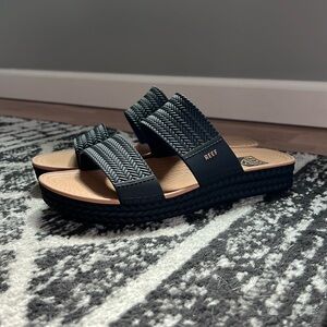 Reef Water Vista Slides